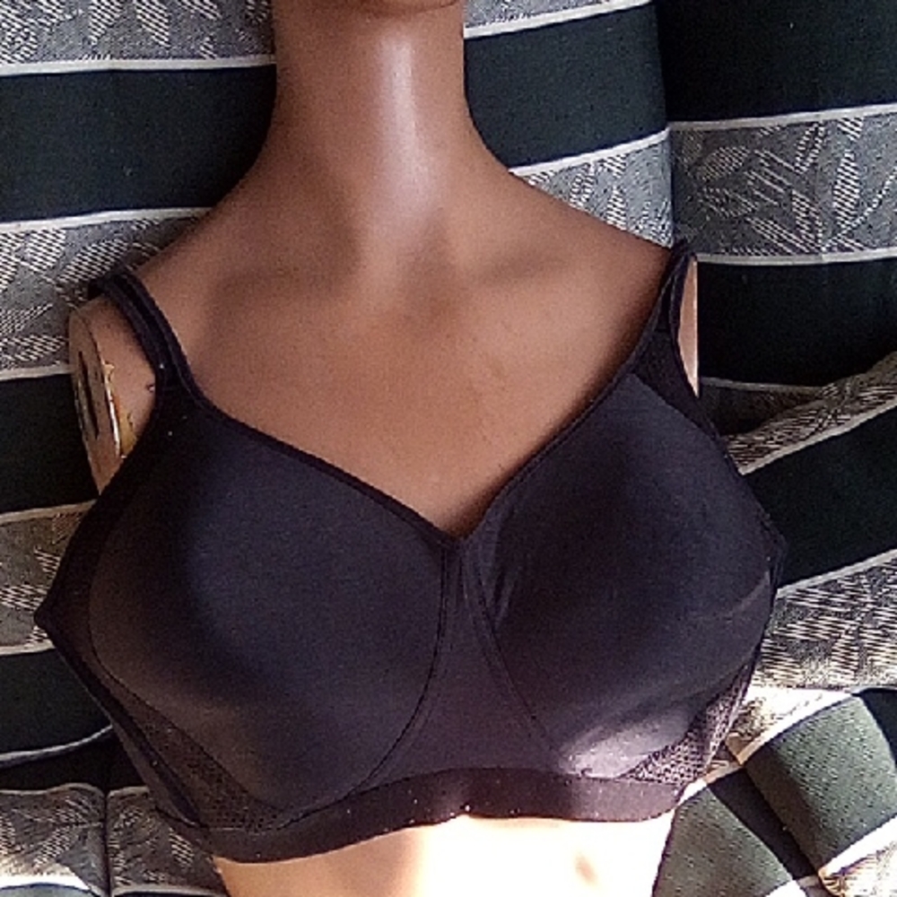 Double Padded Comfort Bra With Hook And Eye Closure Size XXL.